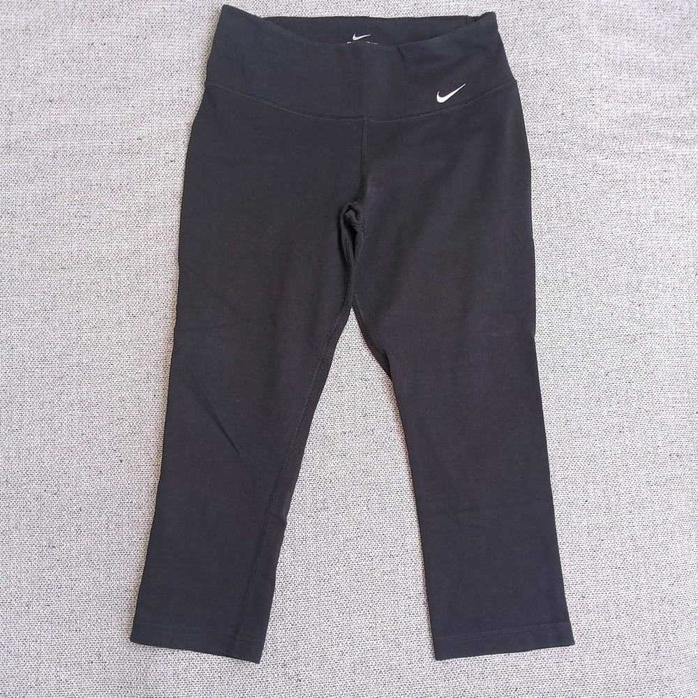 Nike Dri-FIT Capri Leggings Womens S Black Excellent Cropped Activewear Pants